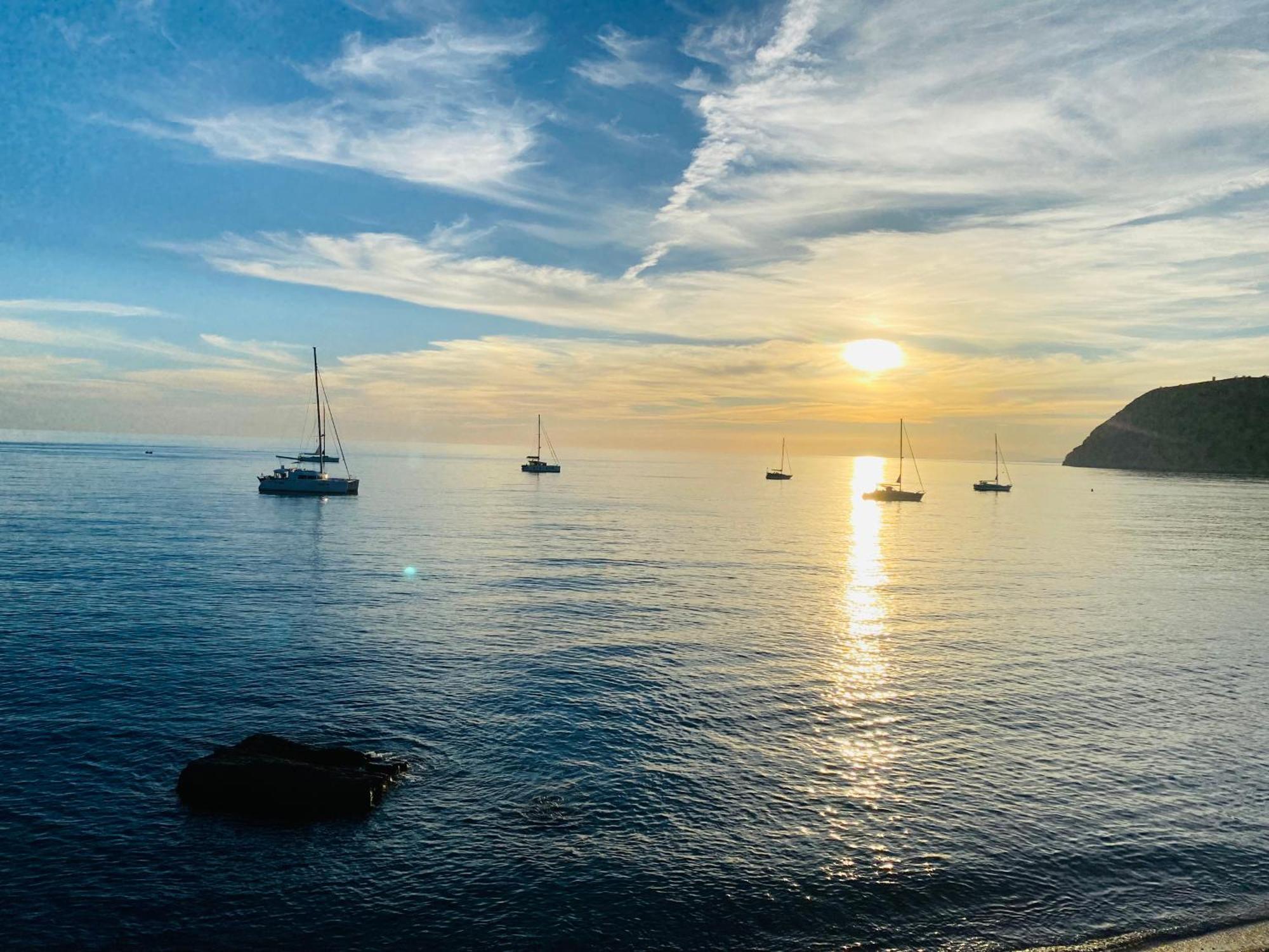 Jardines De Adnania En Marina Del Este Con Vista Al Mar Ada لا هيرادورا المظهر الخارجي الصورة