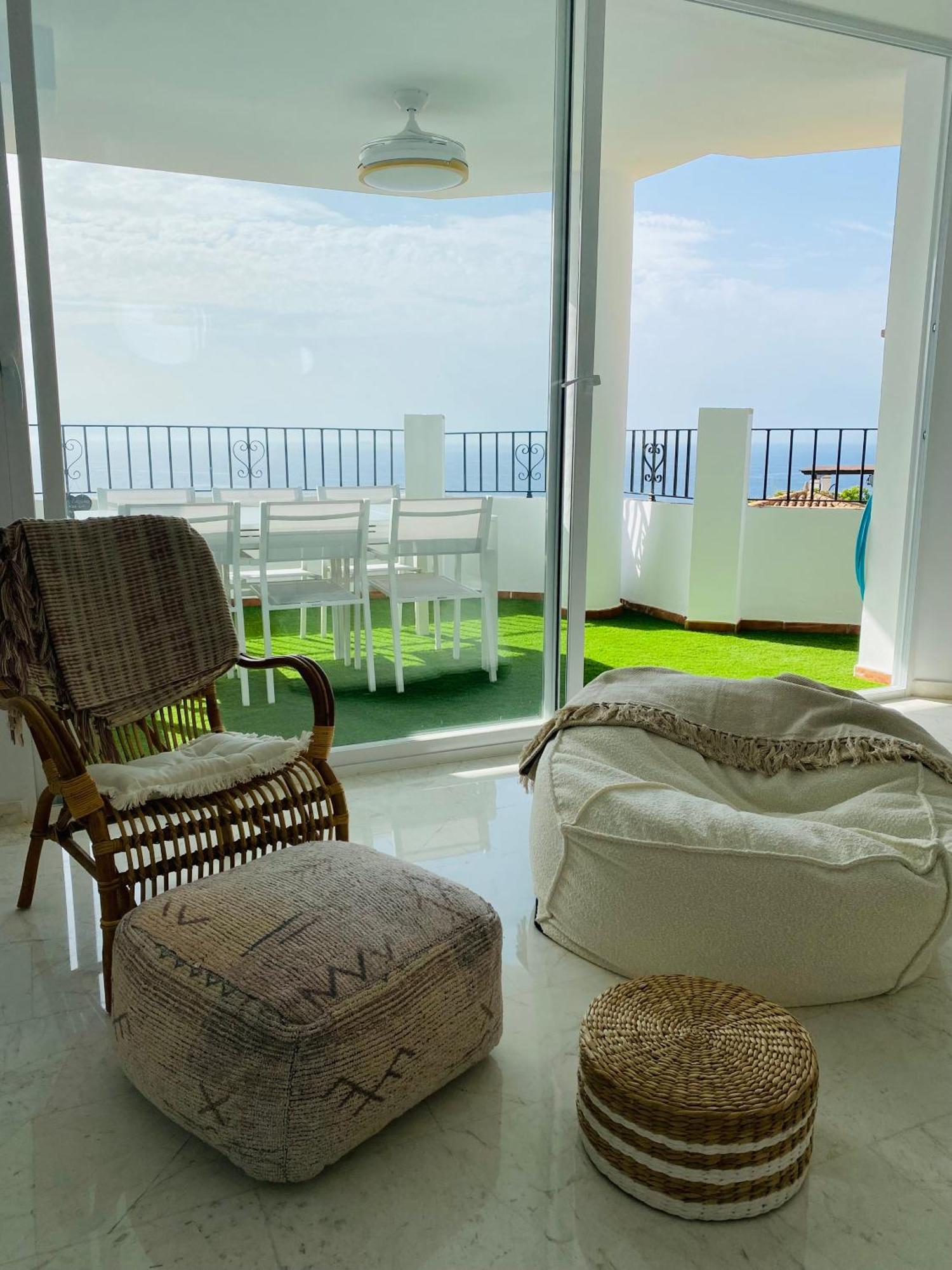 Jardines De Adnania En Marina Del Este Con Vista Al Mar Ada لا هيرادورا المظهر الخارجي الصورة