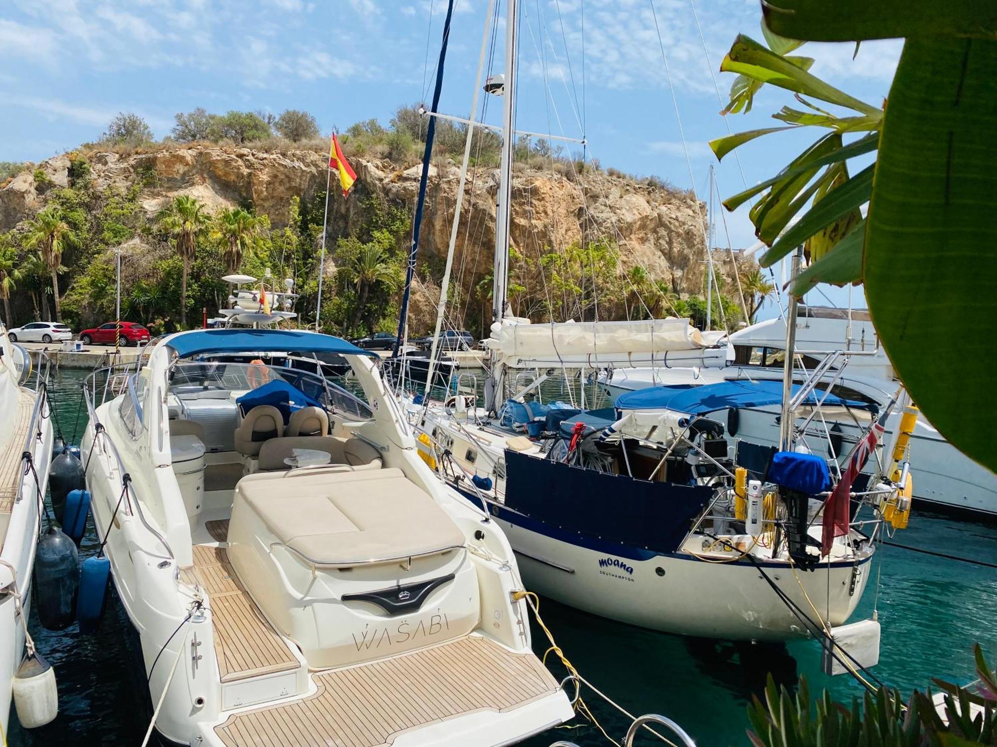 Jardines De Adnania En Marina Del Este Con Vista Al Mar Ada لا هيرادورا المظهر الخارجي الصورة